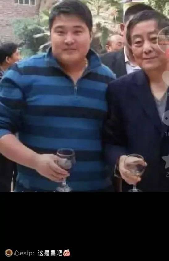 皇冠信用网
_宗庆后与私生子的合影曝光皇冠信用网
，五官神似（组图）