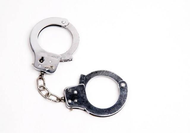 皇冠信用網账号申请
_装修工未拿到12万元工程款皇冠信用網账号申请
，持刀到公司老板家“求财” 一审因犯抢劫罪被判刑3年